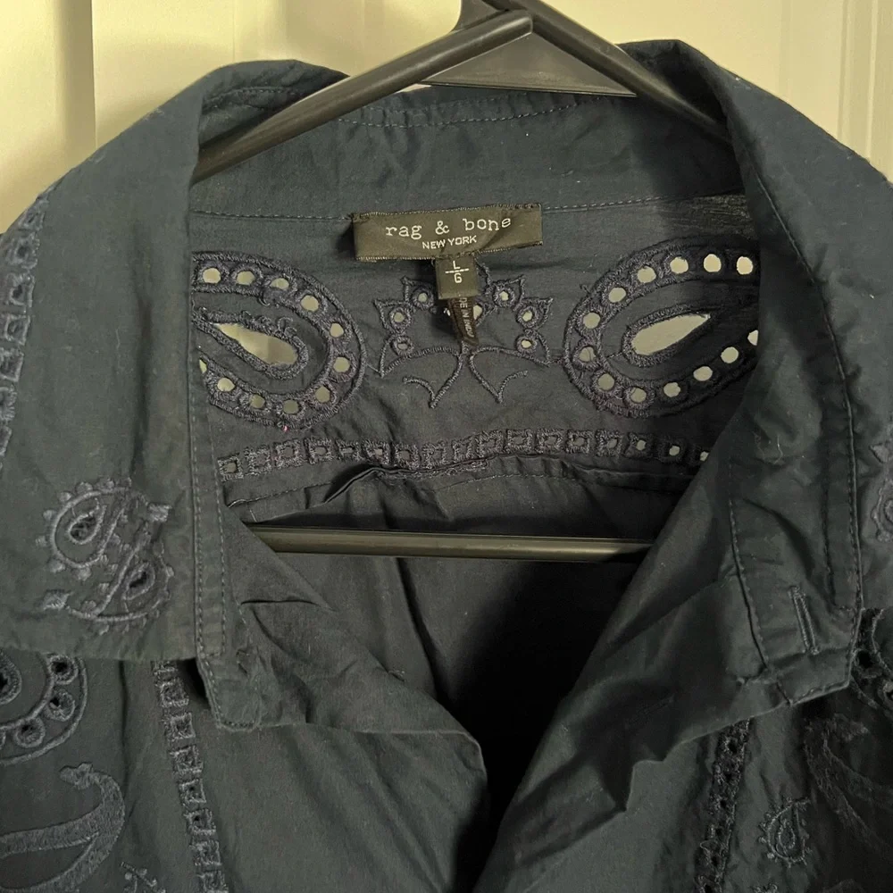Rag & Bone Vivian Navy Paisley Embroidered Eyelet Button Down Shirt L - Picture 6 of 10